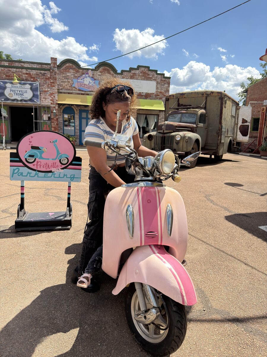 Scooter at Pretville